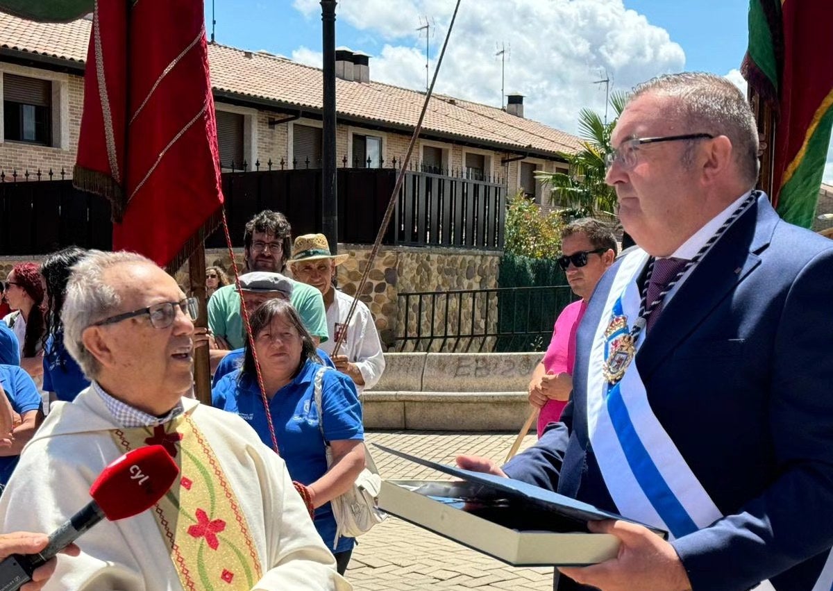 Imagen secundaria 1 - Decenas de personas colaboraron para hacer posible las fiestas de la localidad