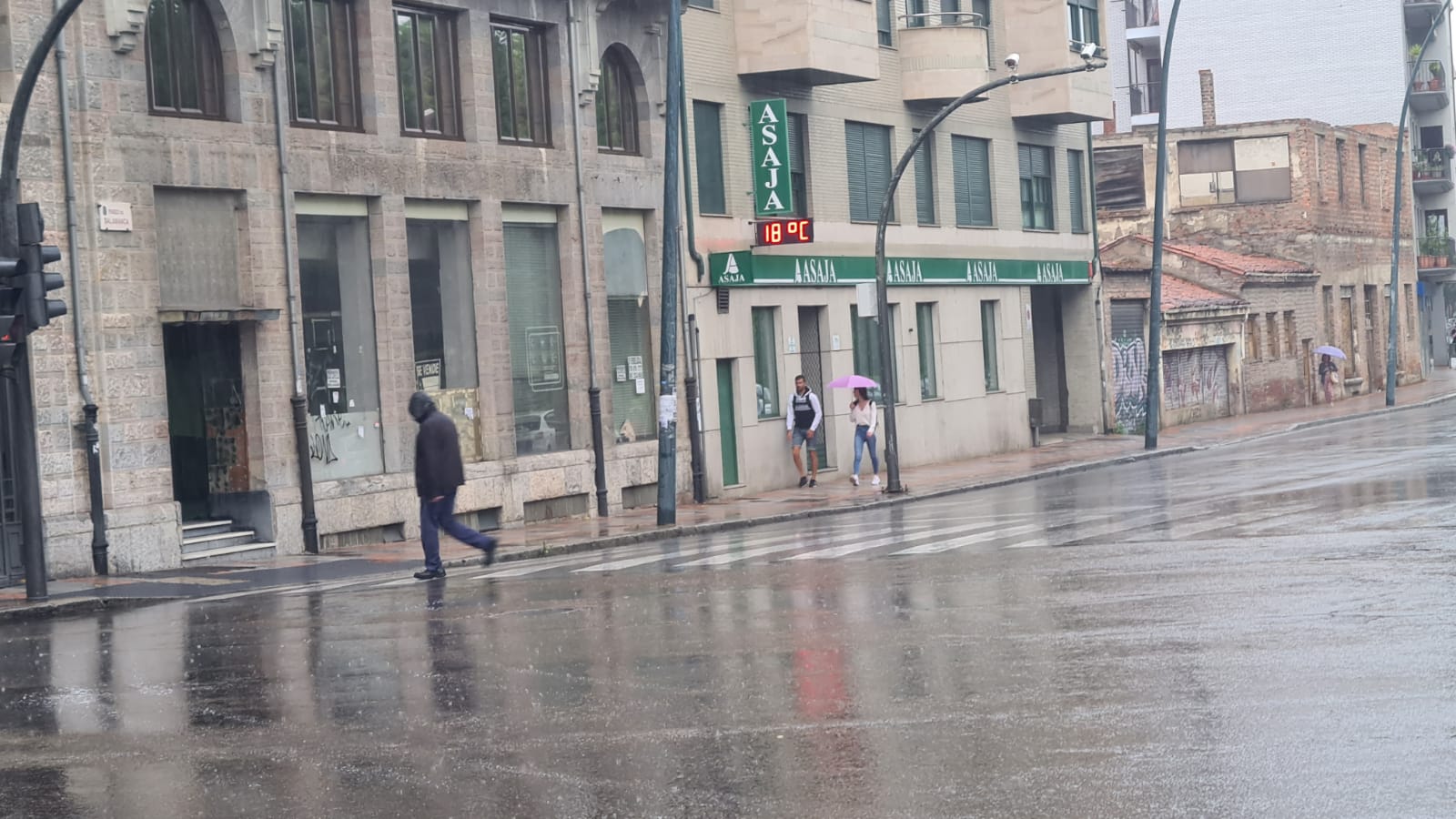 La lluvia sorprende de nuevo a los leoneses en pleno mes de julio