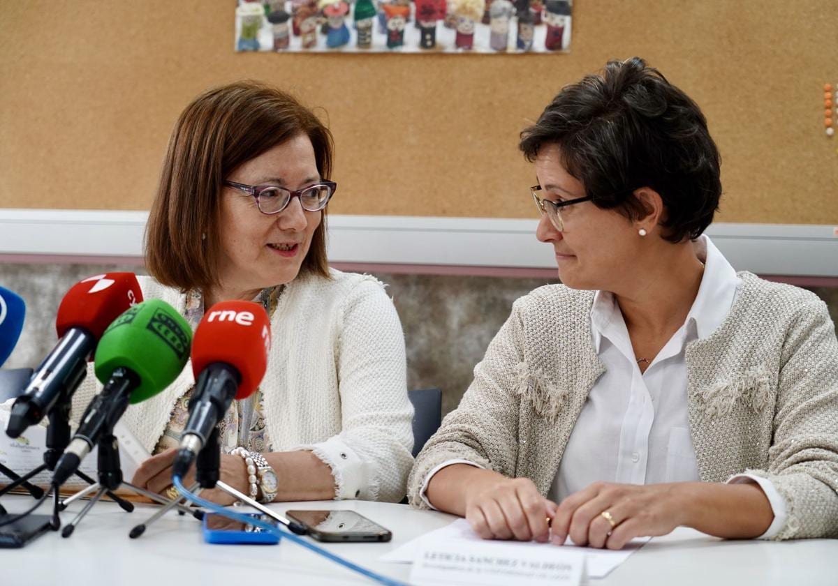 Presentación del estudio con la gerente de Alzhéimer León y la investigadora.