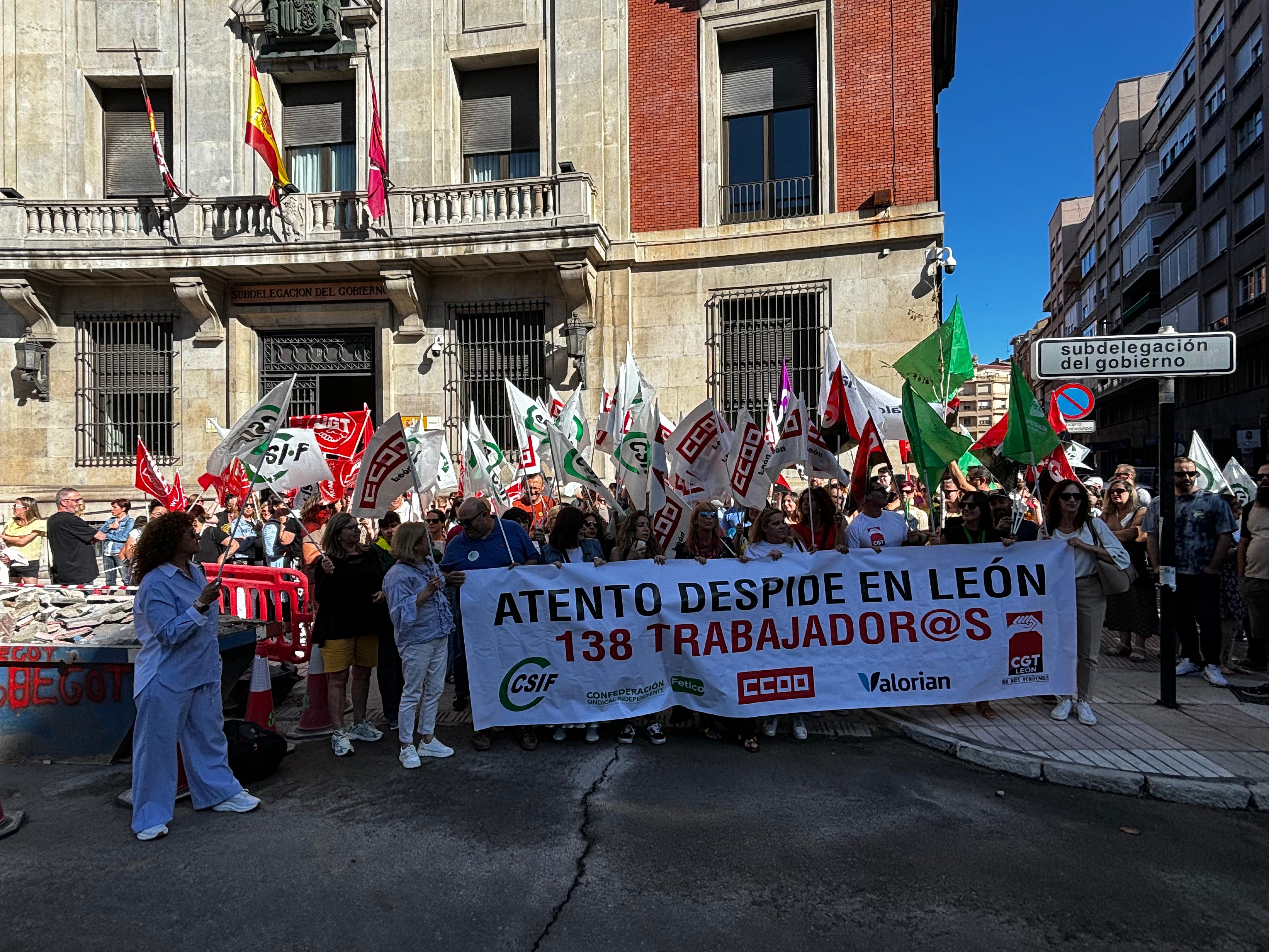 Los trabajadores de Atento vuelven a manifestarse en León