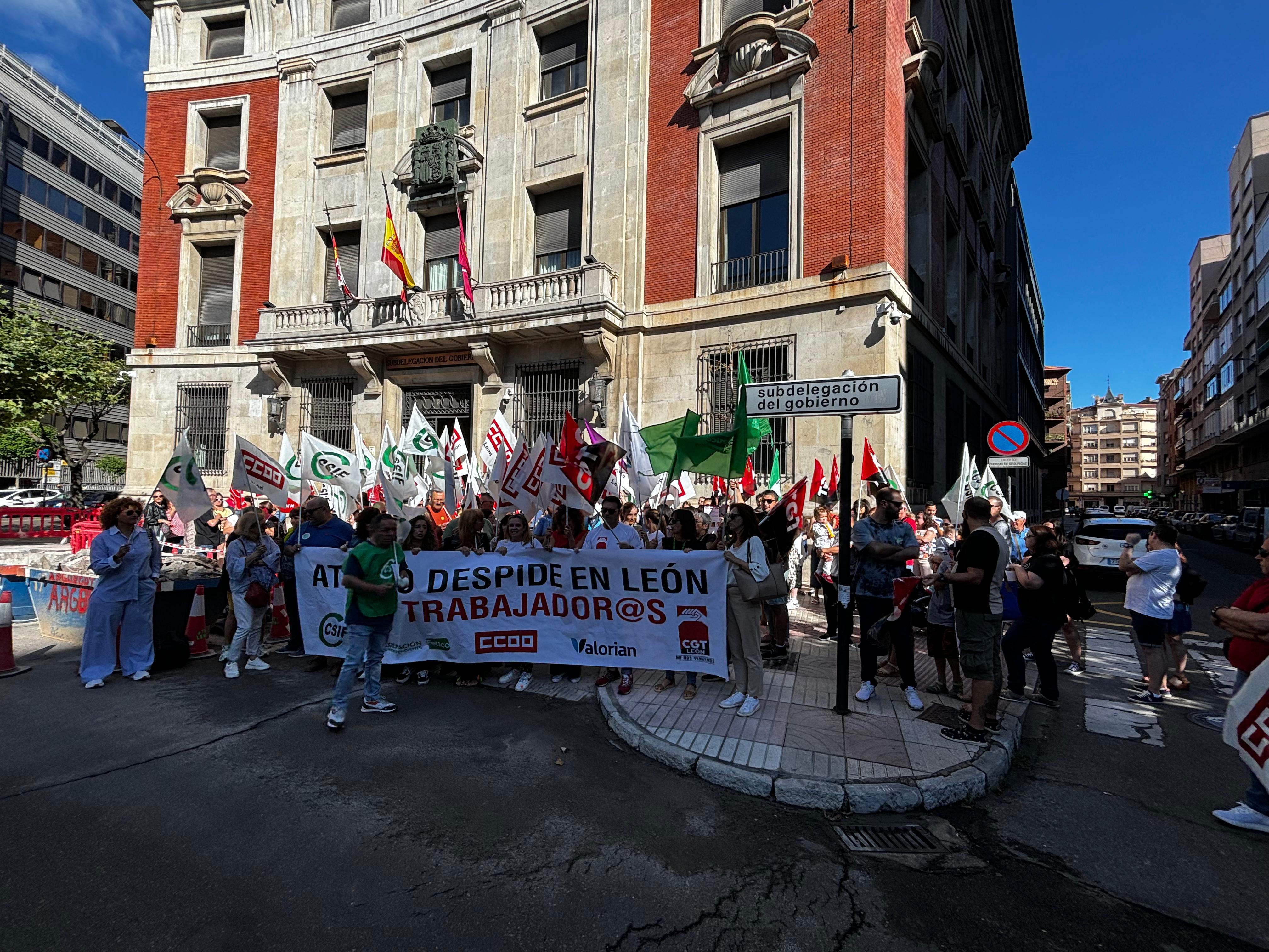 Los trabajadores de Atento vuelven a manifestarse en León