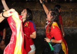 Celebración en la fuente de Santo Domingo.