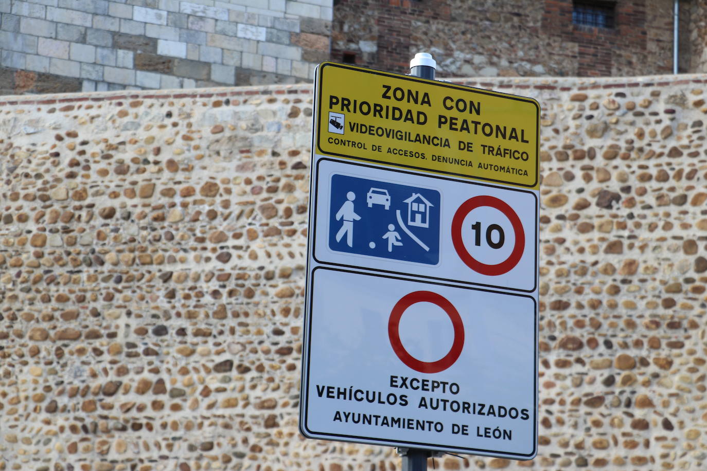 Nueva zona peatonal en el Espolón