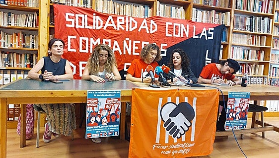 Unión sindical «histórica» en León para apoyar a 'Las seis de la Suiza' por una sentencia «injusta»