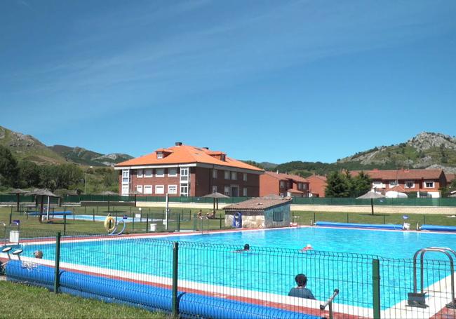 Piscina de Puebla de Lillo