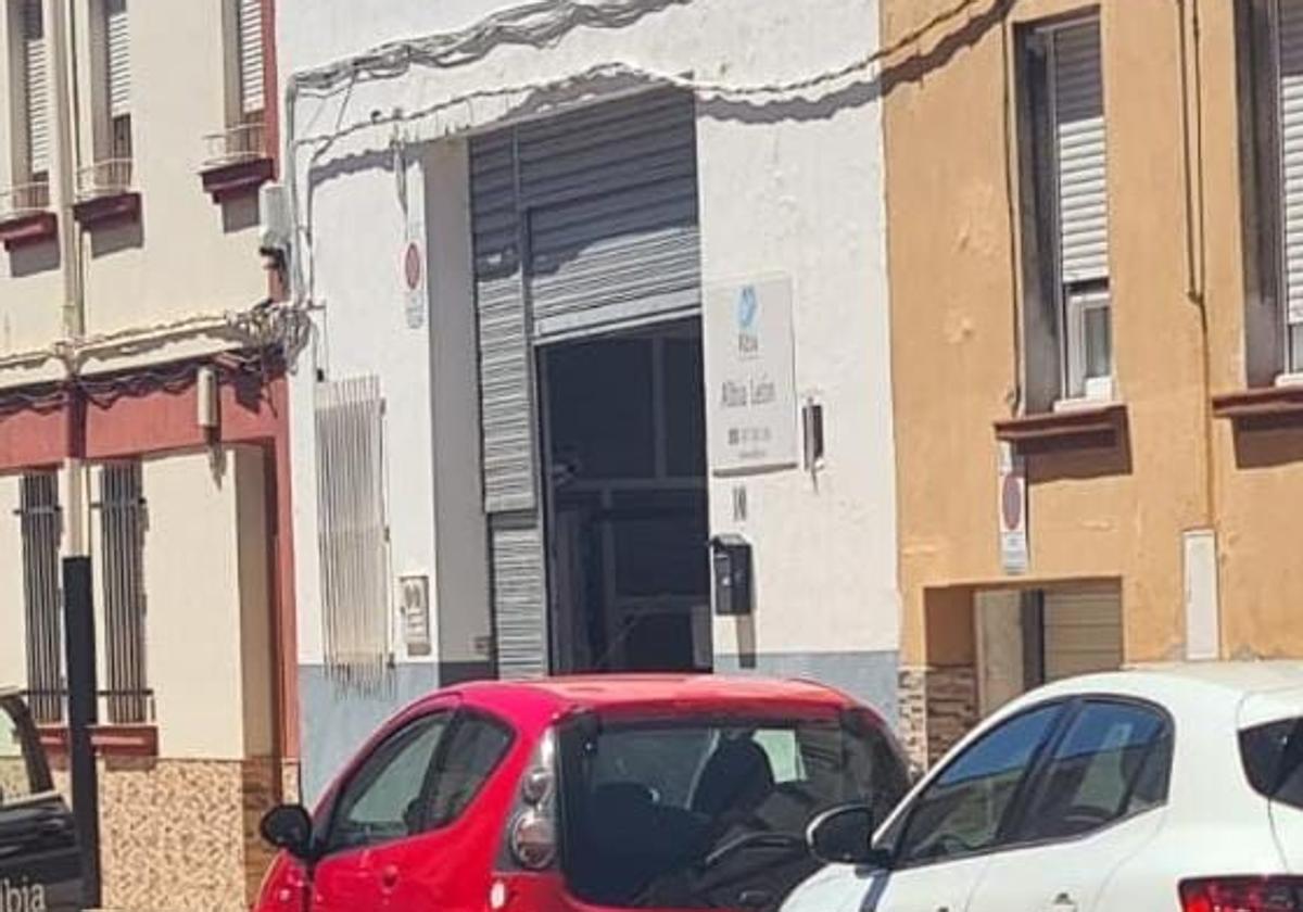 Nave de vehículos funerarios de la empresa Albia León.