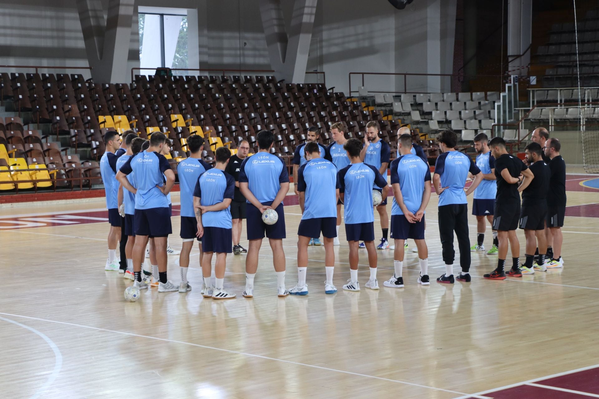 Primer entrenamiento de la pretemporada para el Ademar