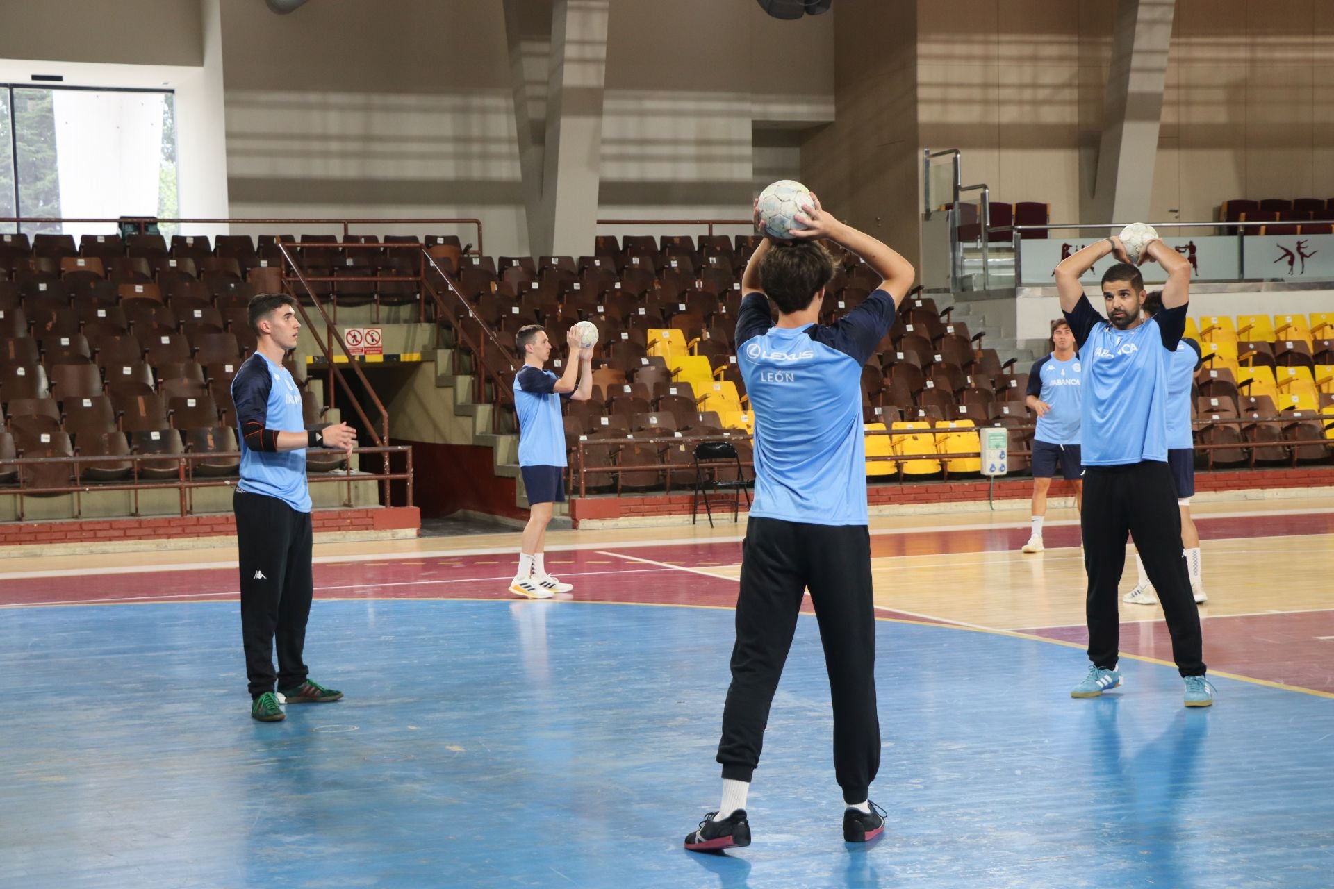 Primer entrenamiento de la pretemporada para el Ademar