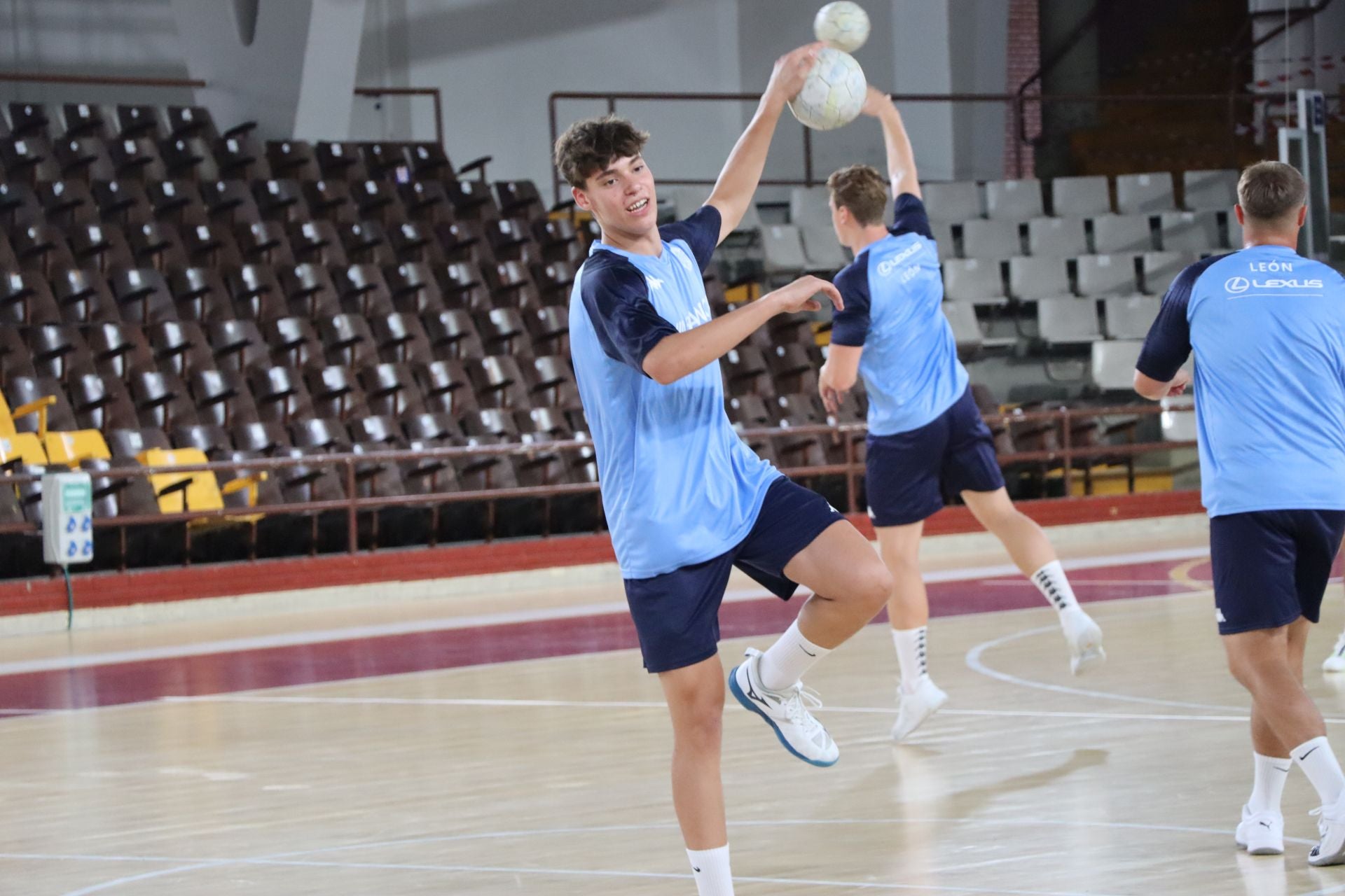 Primer entrenamiento de la pretemporada para el Ademar