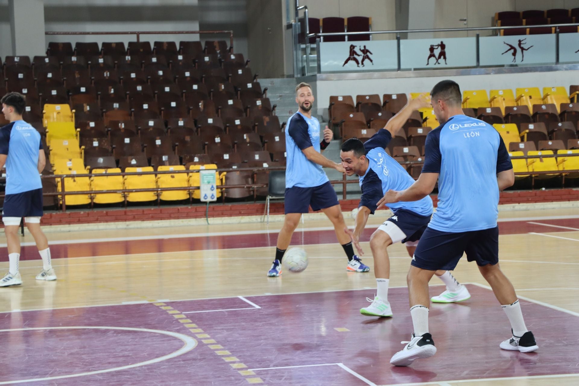 Primer entrenamiento de la pretemporada para el Ademar