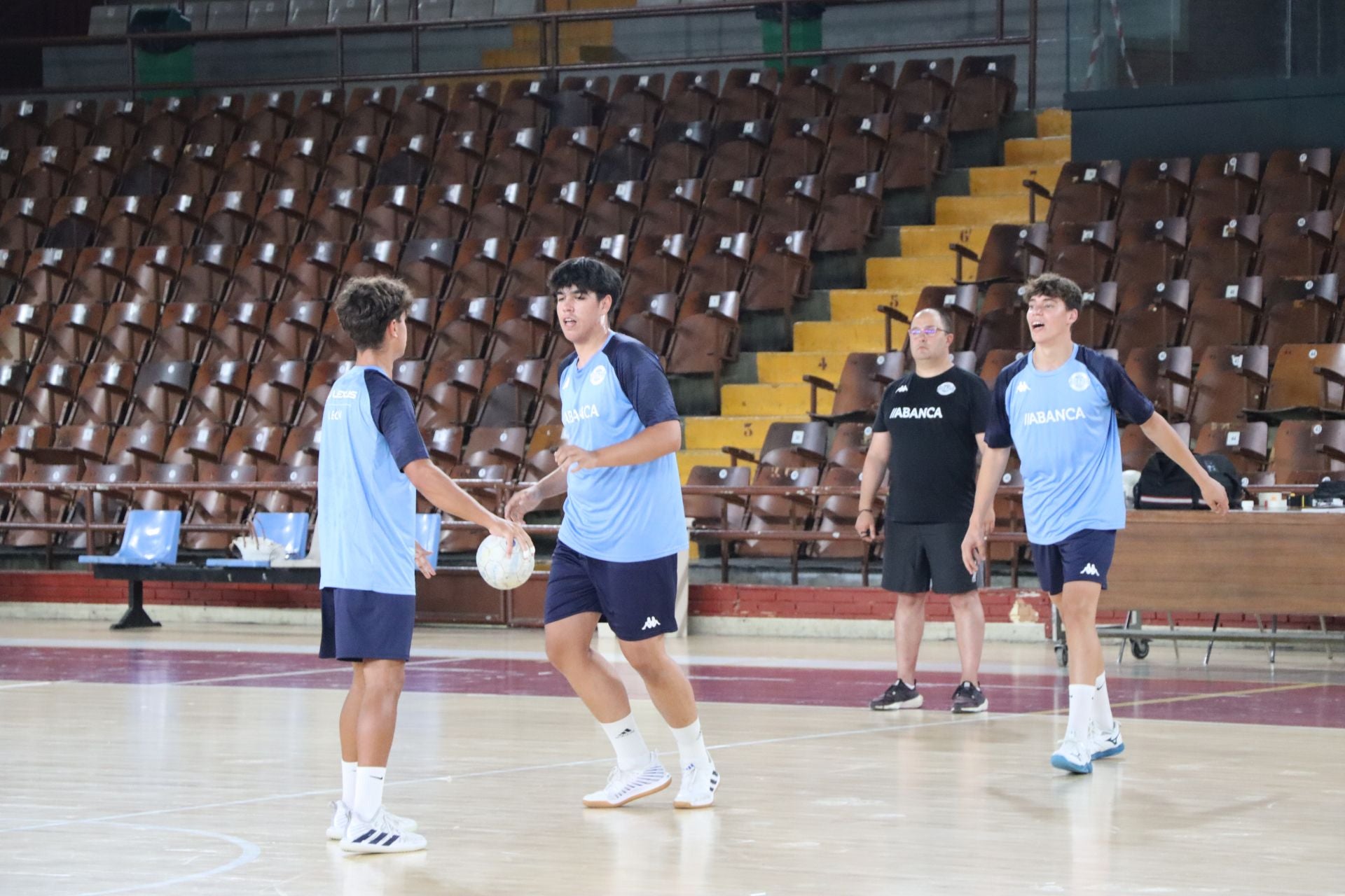 Primer entrenamiento de la pretemporada para el Ademar