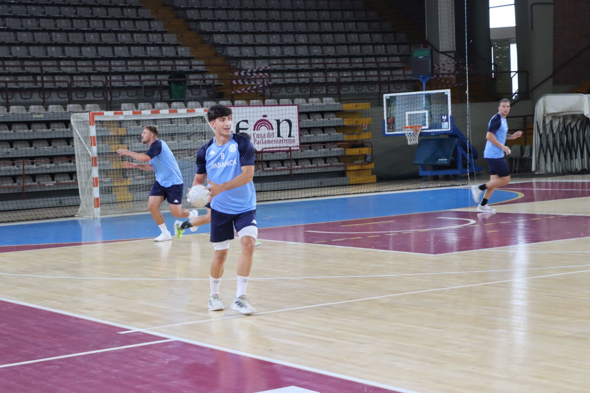 Primer entrenamiento de la pretemporada para el Ademar