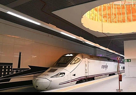 Tren en la estación de León.