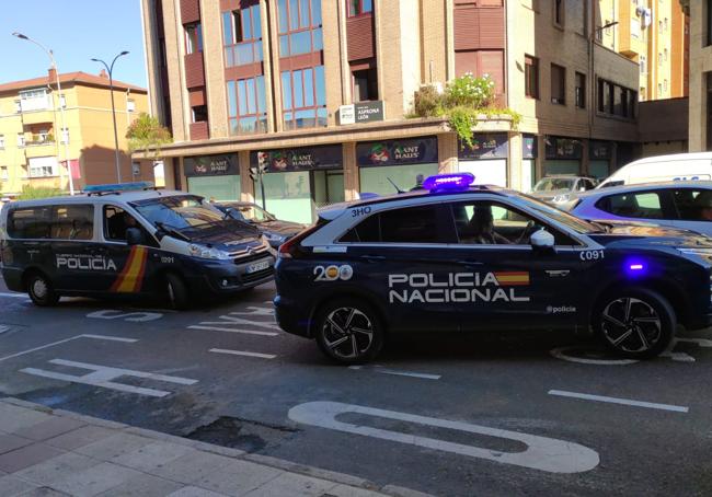 Efectivos policiales en el lugar del suceso.