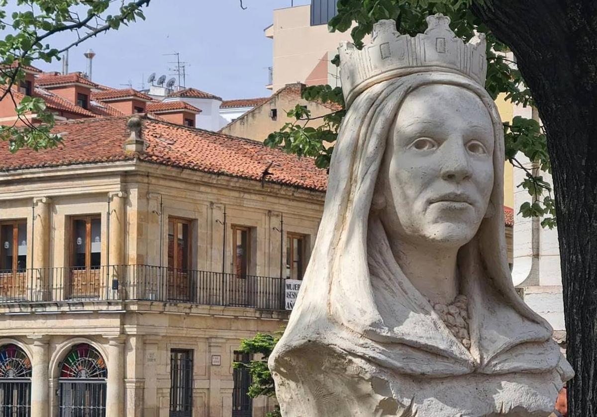 Busto de la reina Urraca I en la ciudad de León.