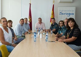 Reunión del Ayuntamiento de Sariegos con la Guardia Civil y la empresa de seguridad.