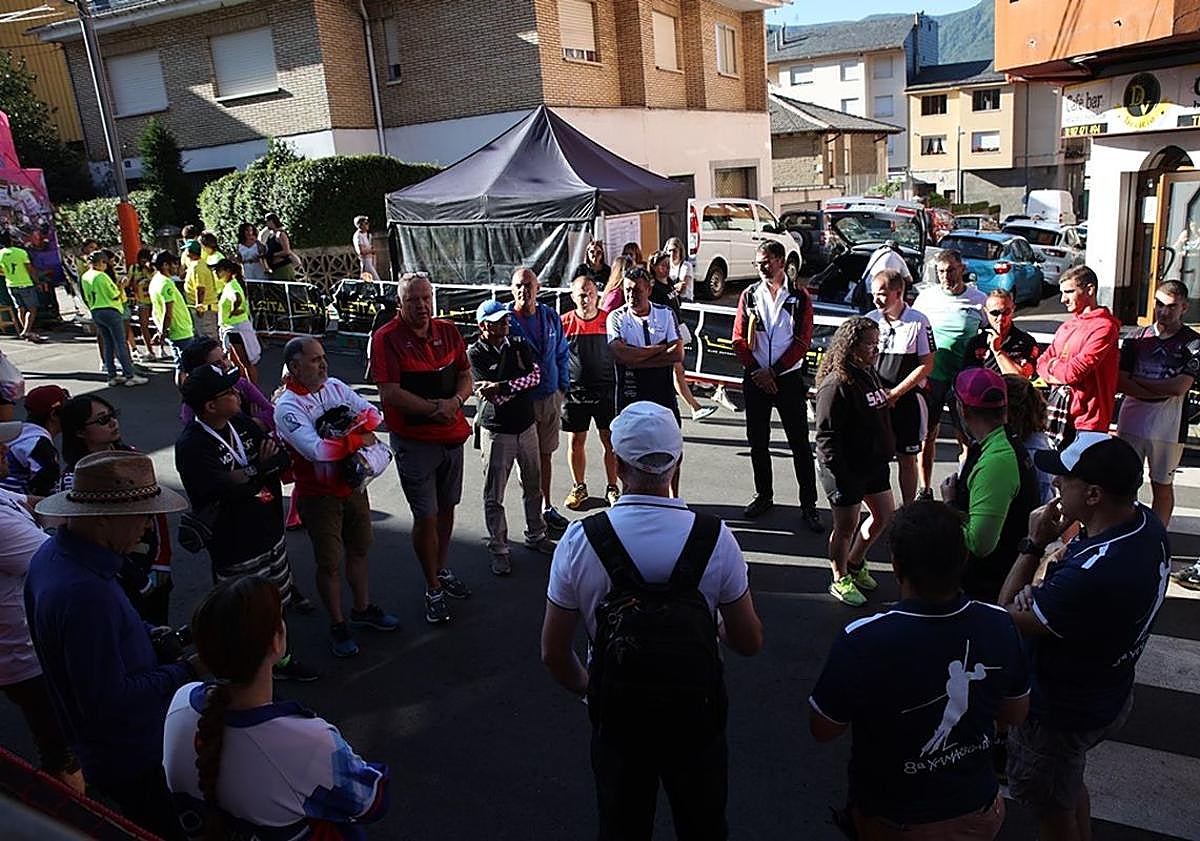 Imagen principal - Los leoneses Sofía Álvarez y Sergio Menéndez triunfan en la prueba reina de la Xamascada