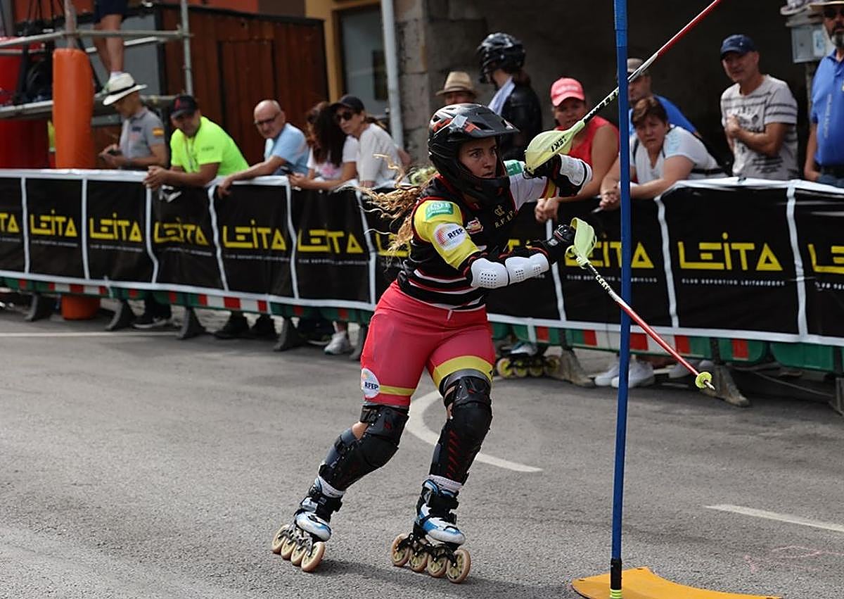Imagen secundaria 1 - Los leoneses Sofía Álvarez y Sergio Menéndez triunfan en la prueba reina de la Xamascada