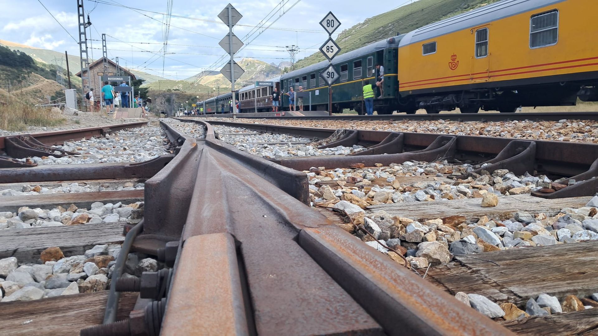 Viaje en tren histórico por la rampa de Pajares