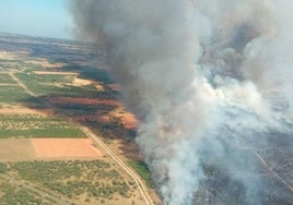 Imagen del incendio en Castrillo de los Polvazares.