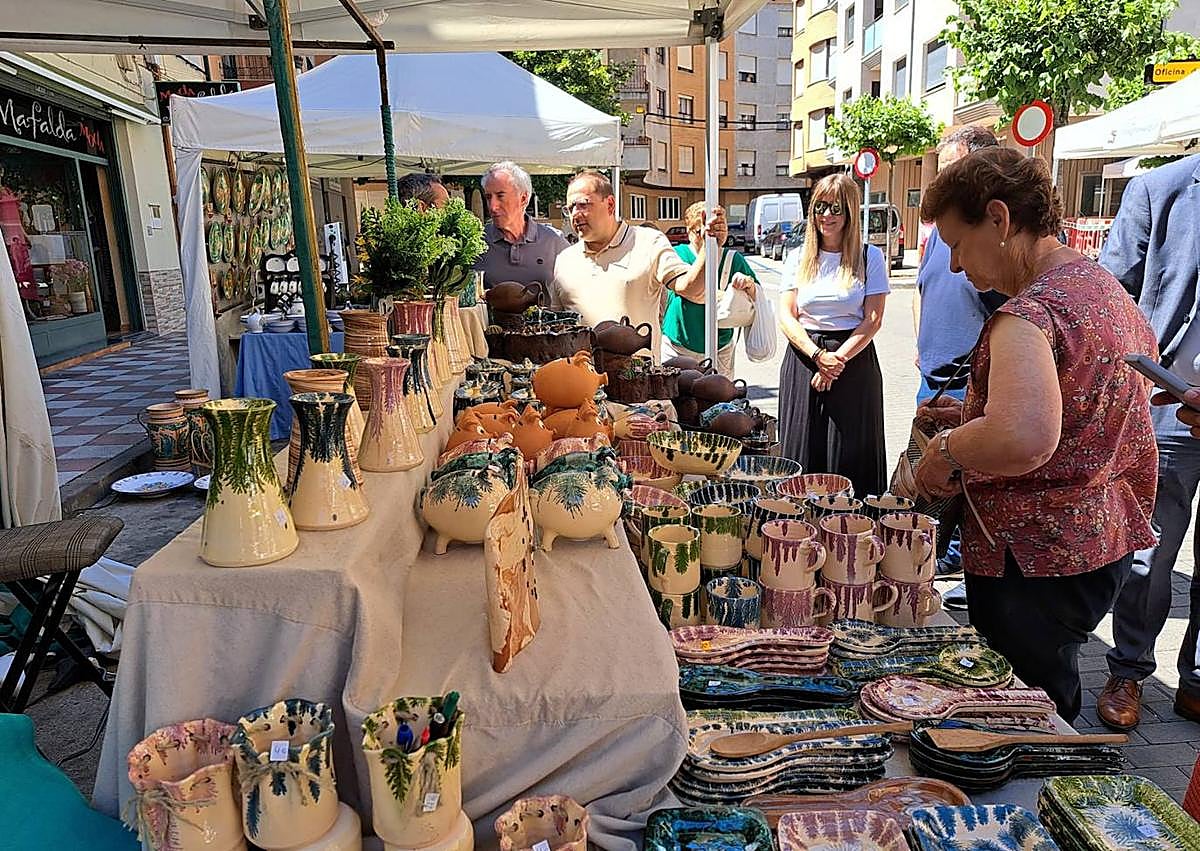 Imagen secundaria 1 - Feria de alfarería de La Bañeza