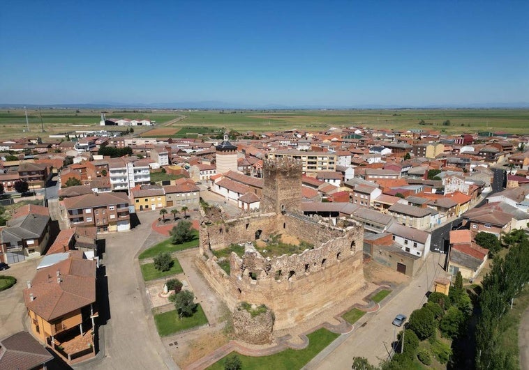 Castillo de Laguna de Negrillos