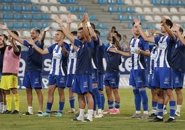 Los jugadores de la Deportiva, en un partido de pretemporada.