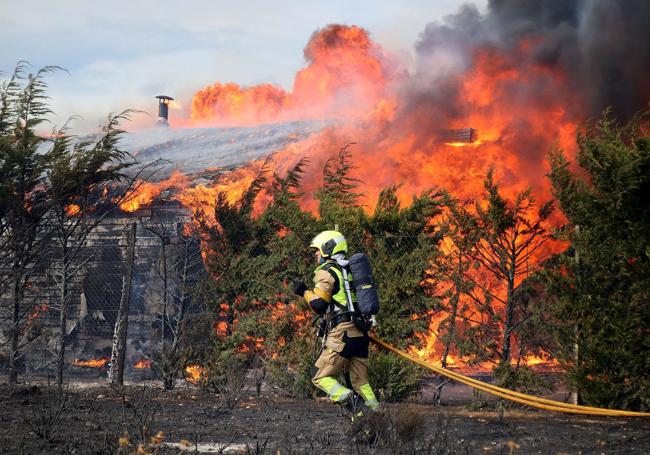 El incendio en Valverde de La Virgen.