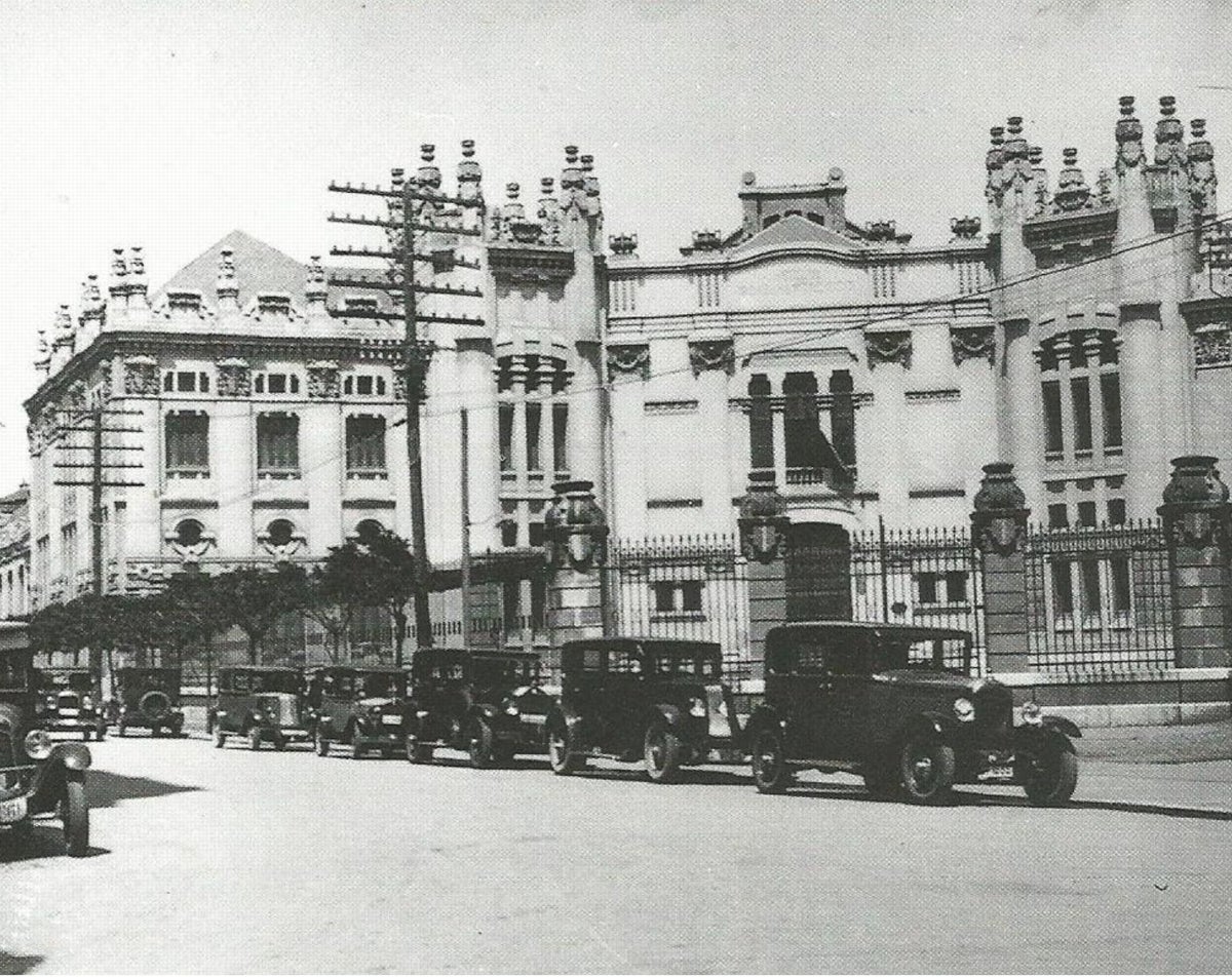 El Instituto General y Técnico.