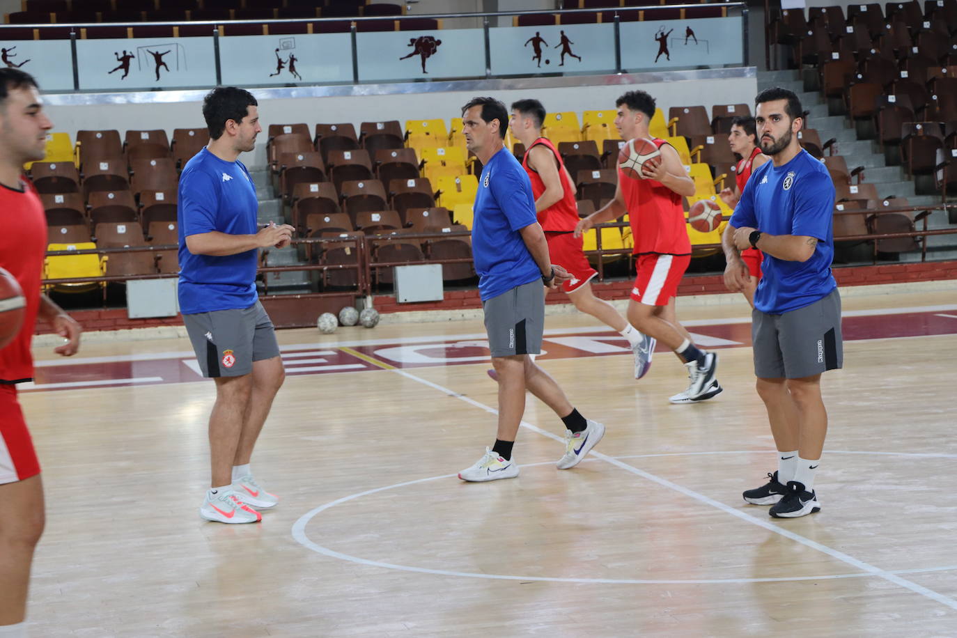 Primer entrenamiento de la Cultural de baloncesto