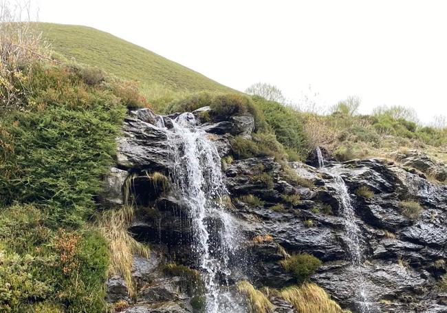 Una de las cascadas del río Faro.