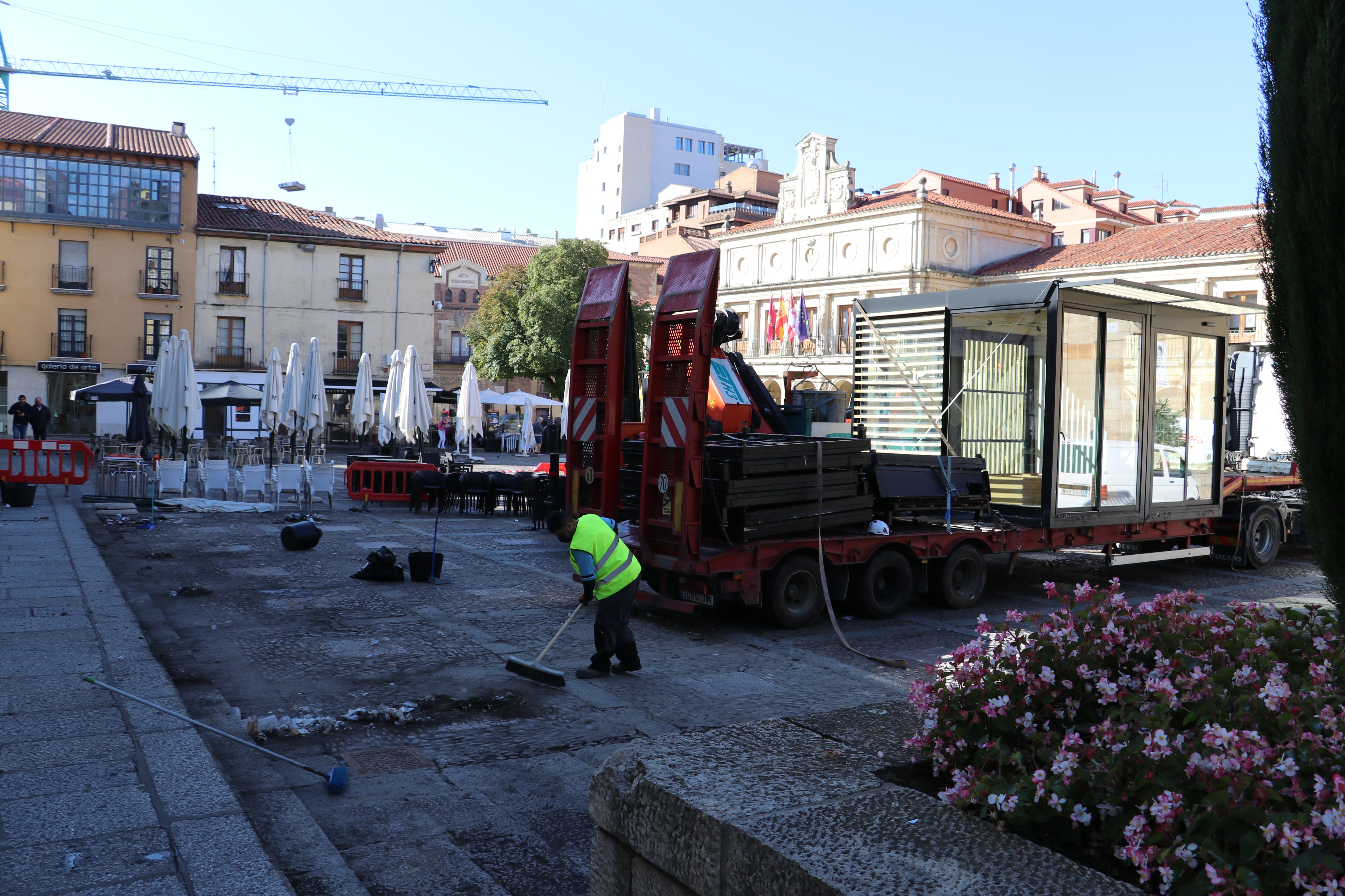 Retirada de los veladores de la plaza San Marcelo