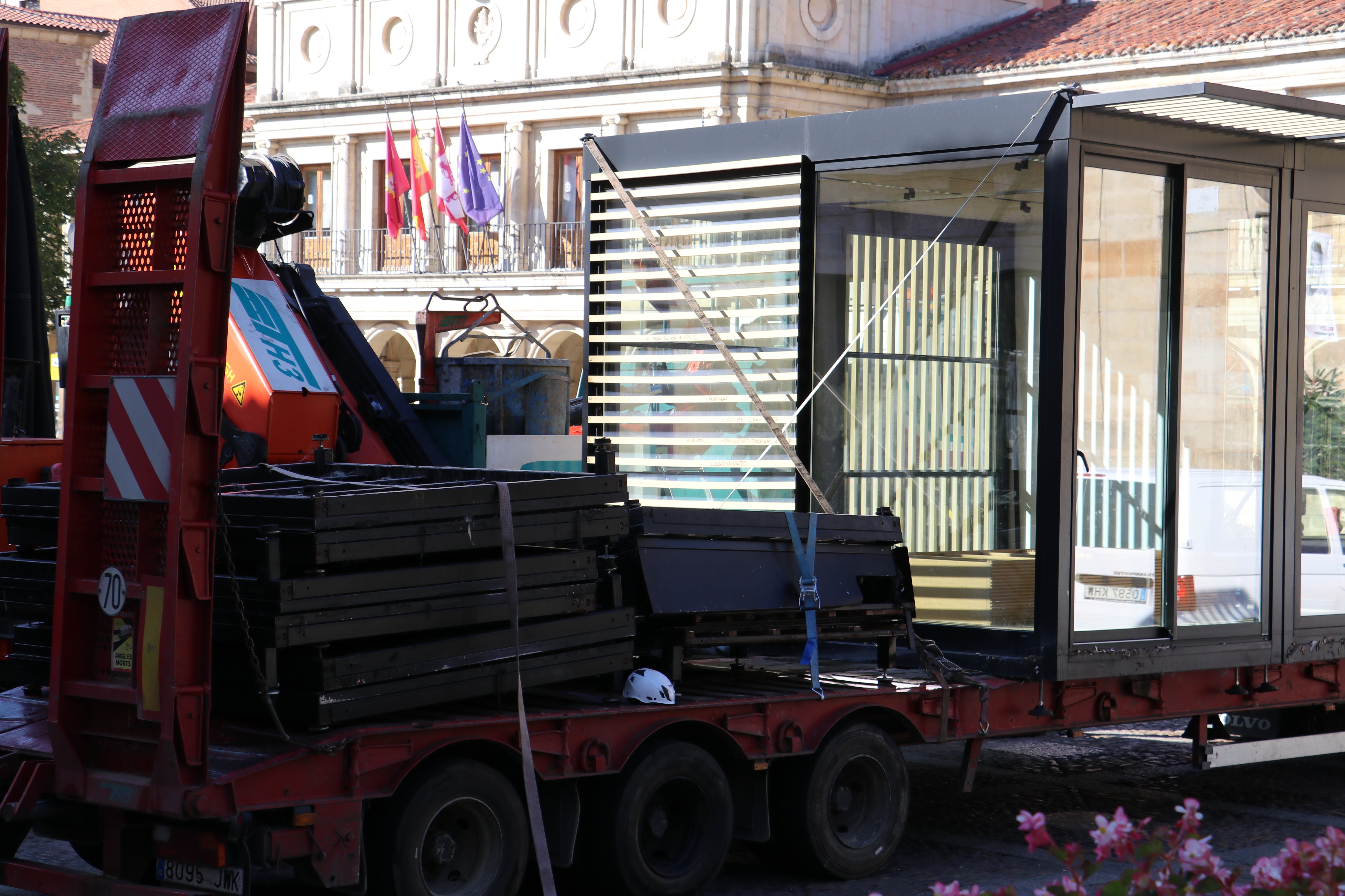 Retirada de los veladores de la plaza San Marcelo