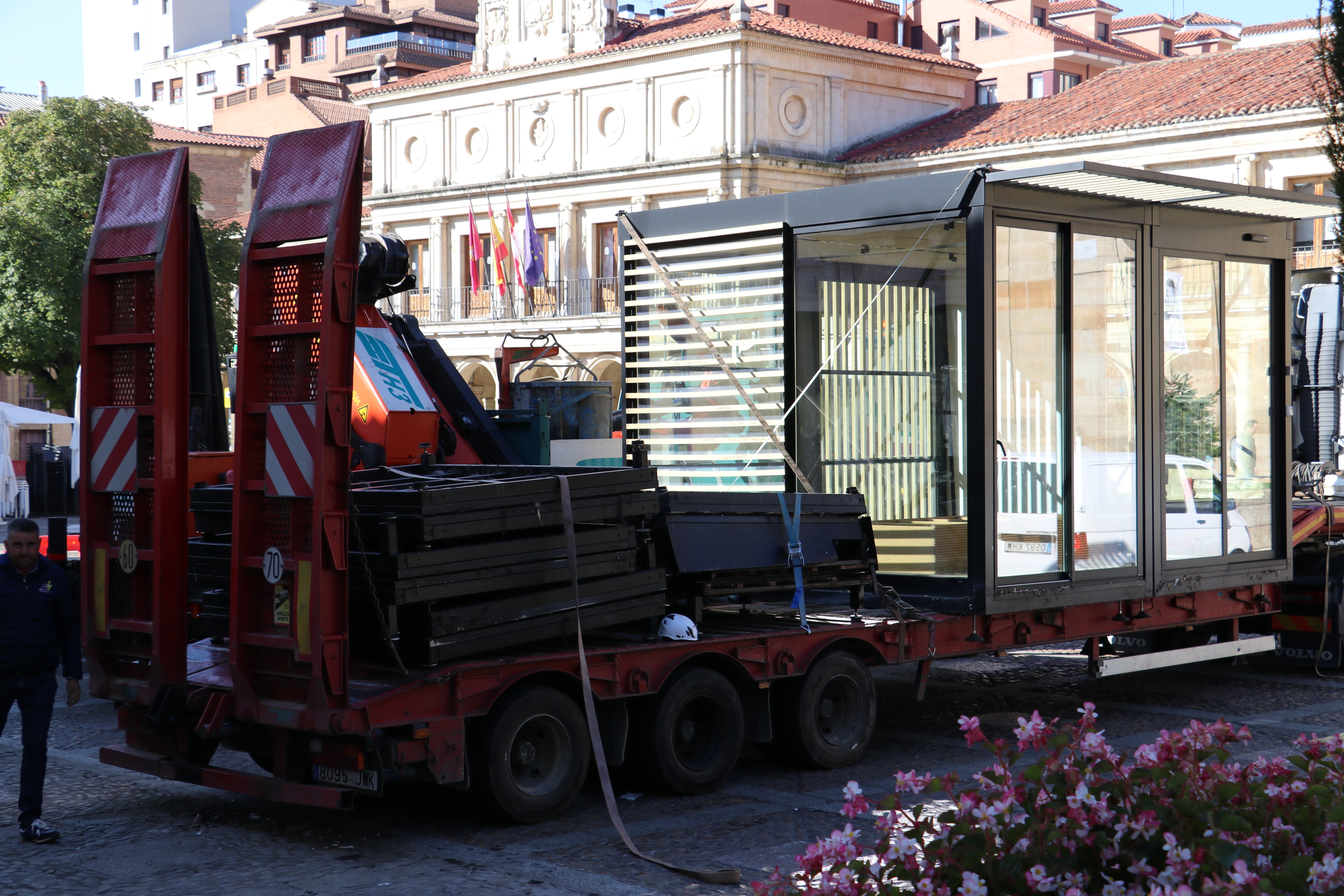 Retirada de los veladores de la plaza San Marcelo