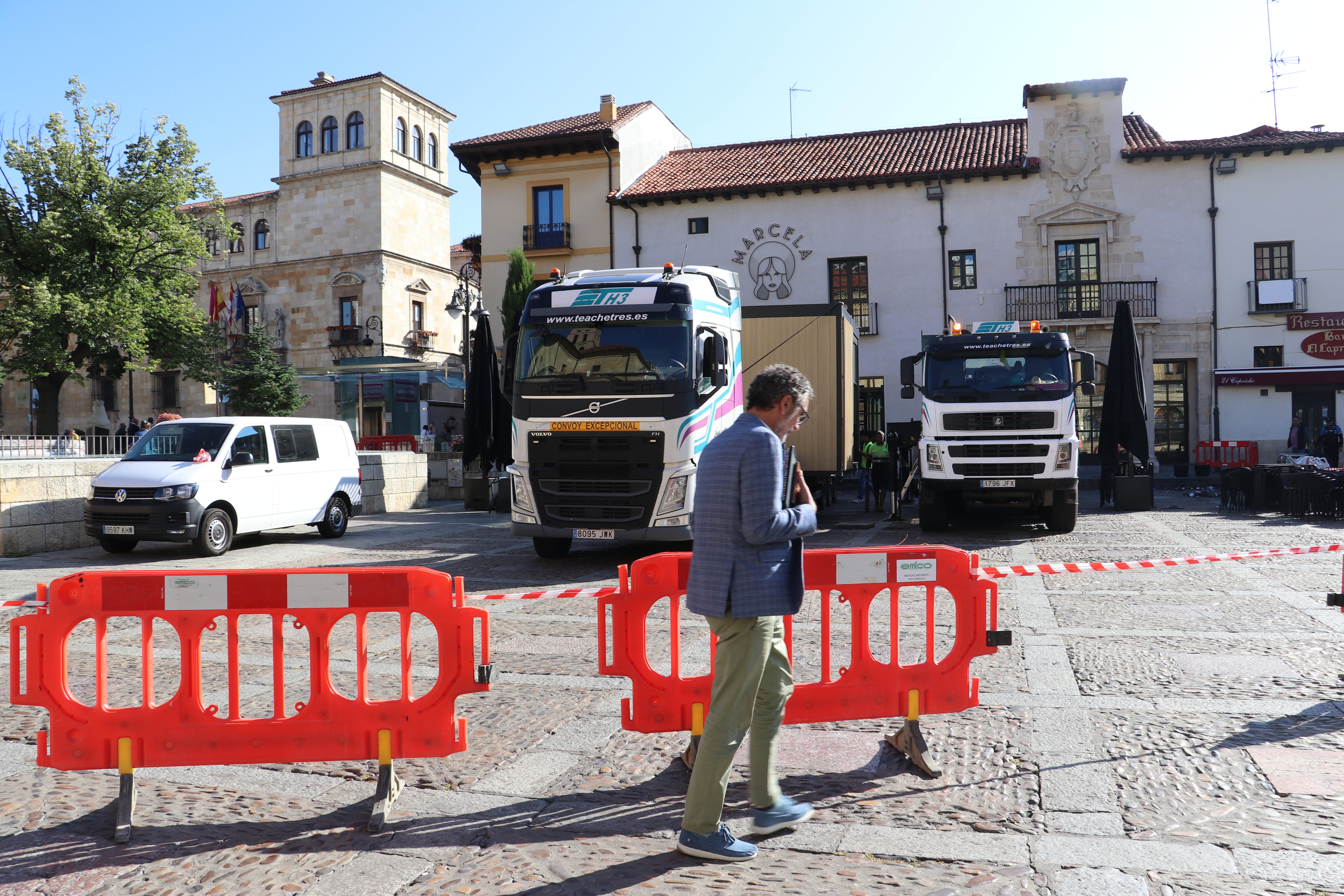 Retirada de los veladores de la plaza San Marcelo