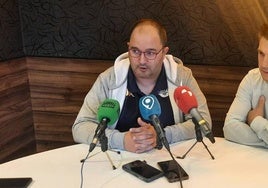 Dani Gordo hablando en rueda de prensa.