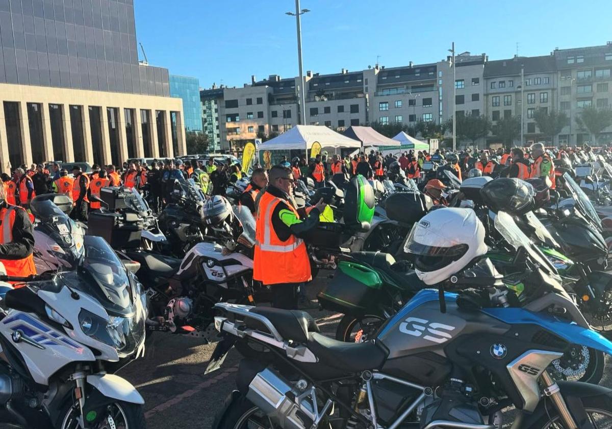 250 motos y 200 kilómetros por León: arranca la Ruta 65 homenaje a la Guardia Civil de Tráfico