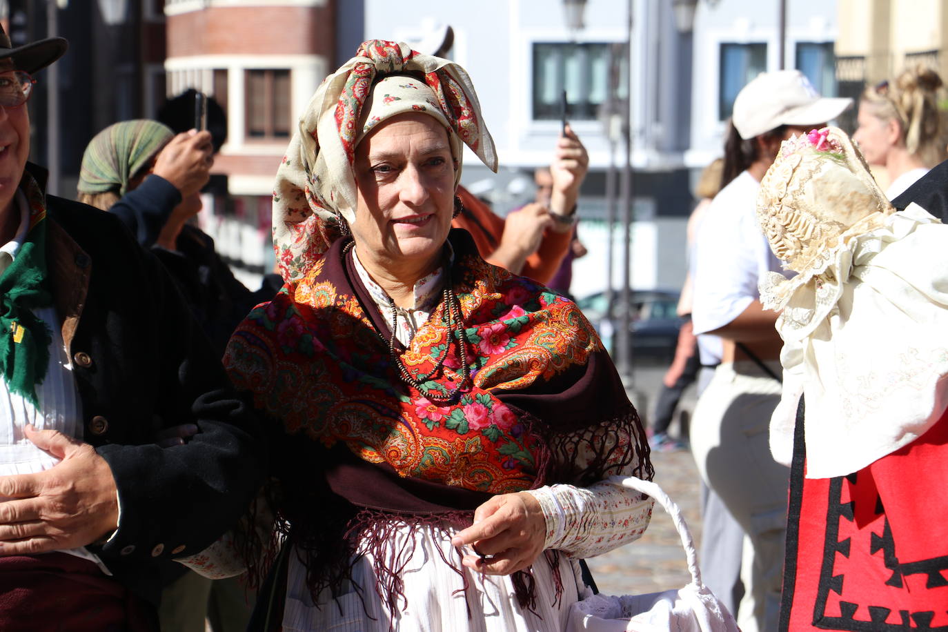 Desfile de la indumentaria tradicional del Viejo Reino