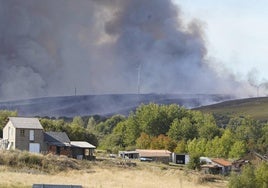 Vista del incendio desde Tremor de Abajo.