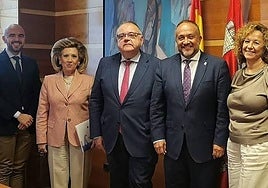 Reunión entre la Diputación de León y la consejería de Sanidad de la Junta.