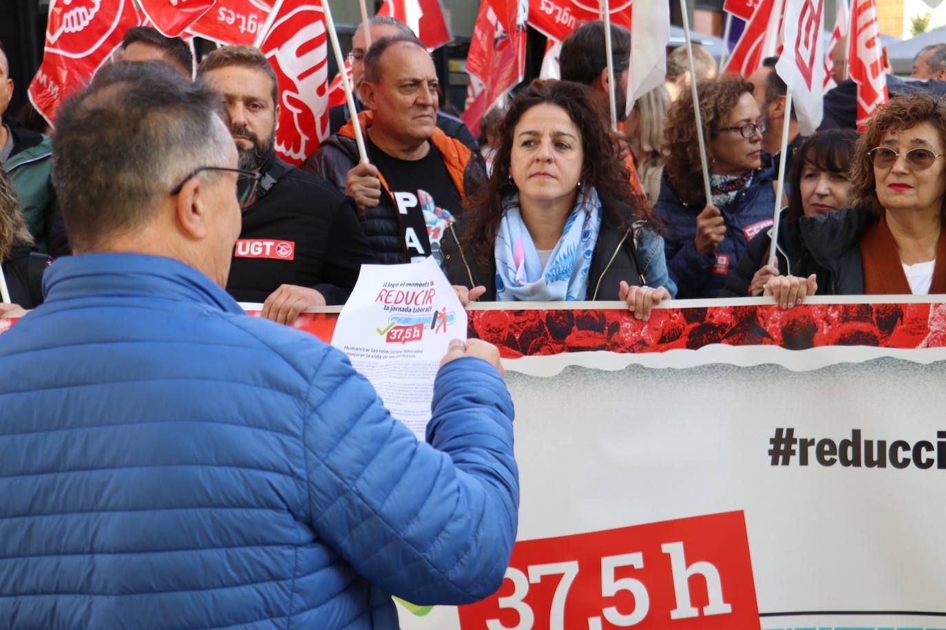 UGT y CCOO se manifiestan para reducir la jornada laboral