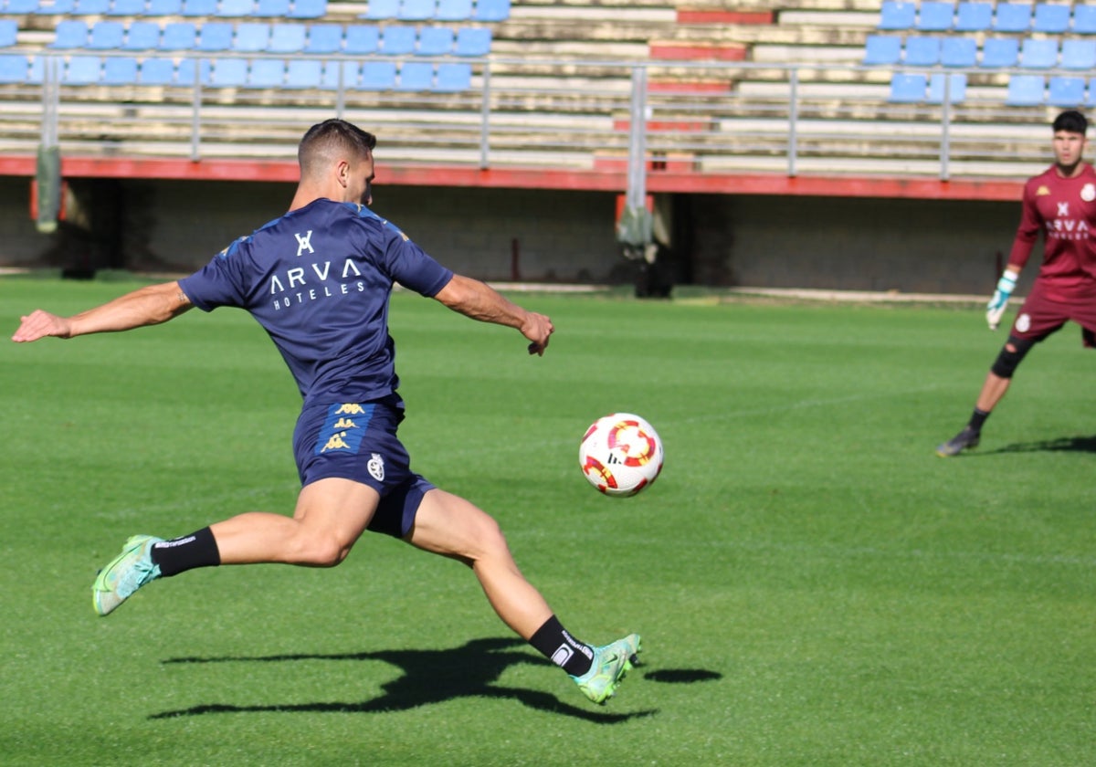 Manu Justo apunta a repetir titularidad en Salamanca