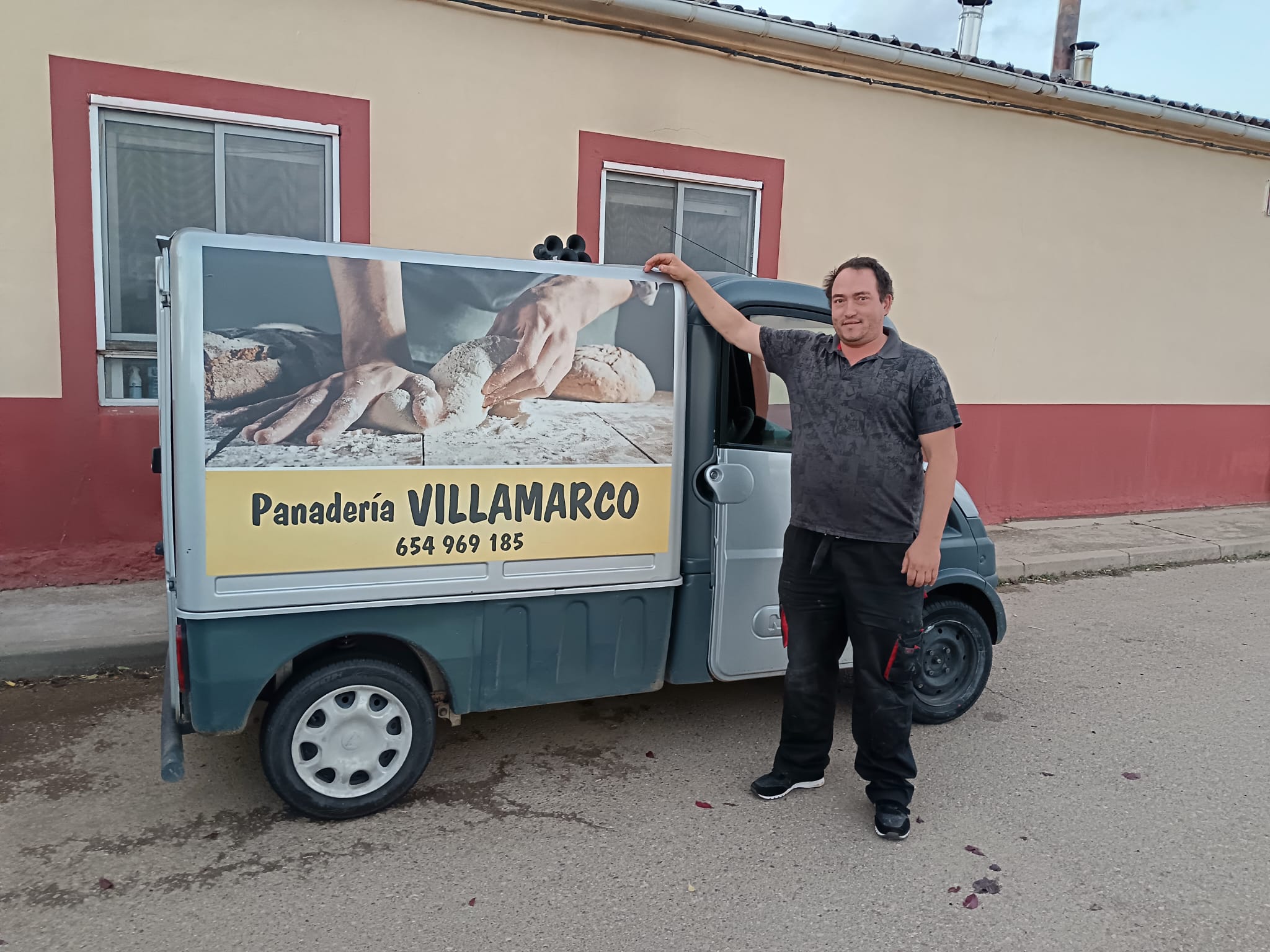 El pan y la bollería que alimenta a los pueblos del sur de León