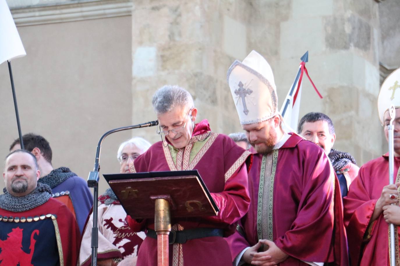 Las 100 doncellas evitan ser tributo un año más