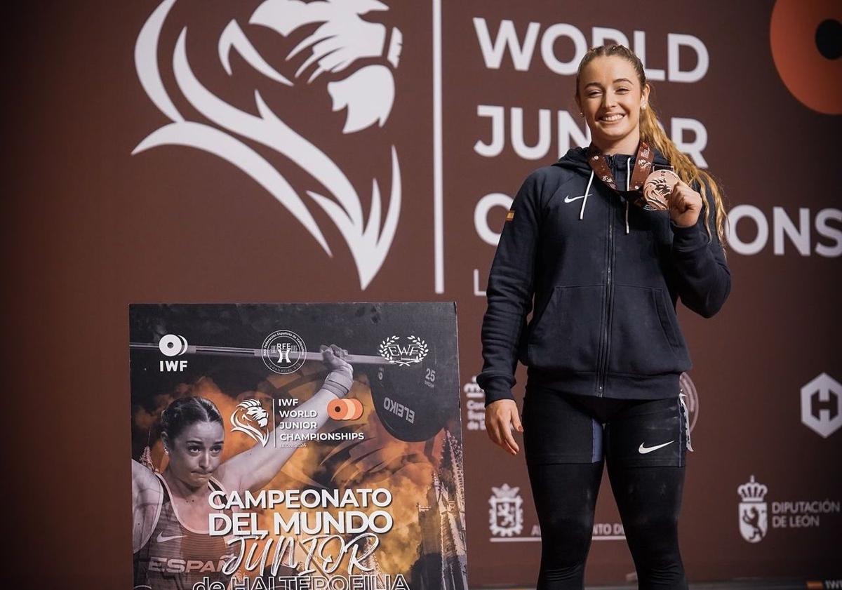 Imagen principal - Dos medallas de bronce y 14 récords de España para el equipo nacional en León