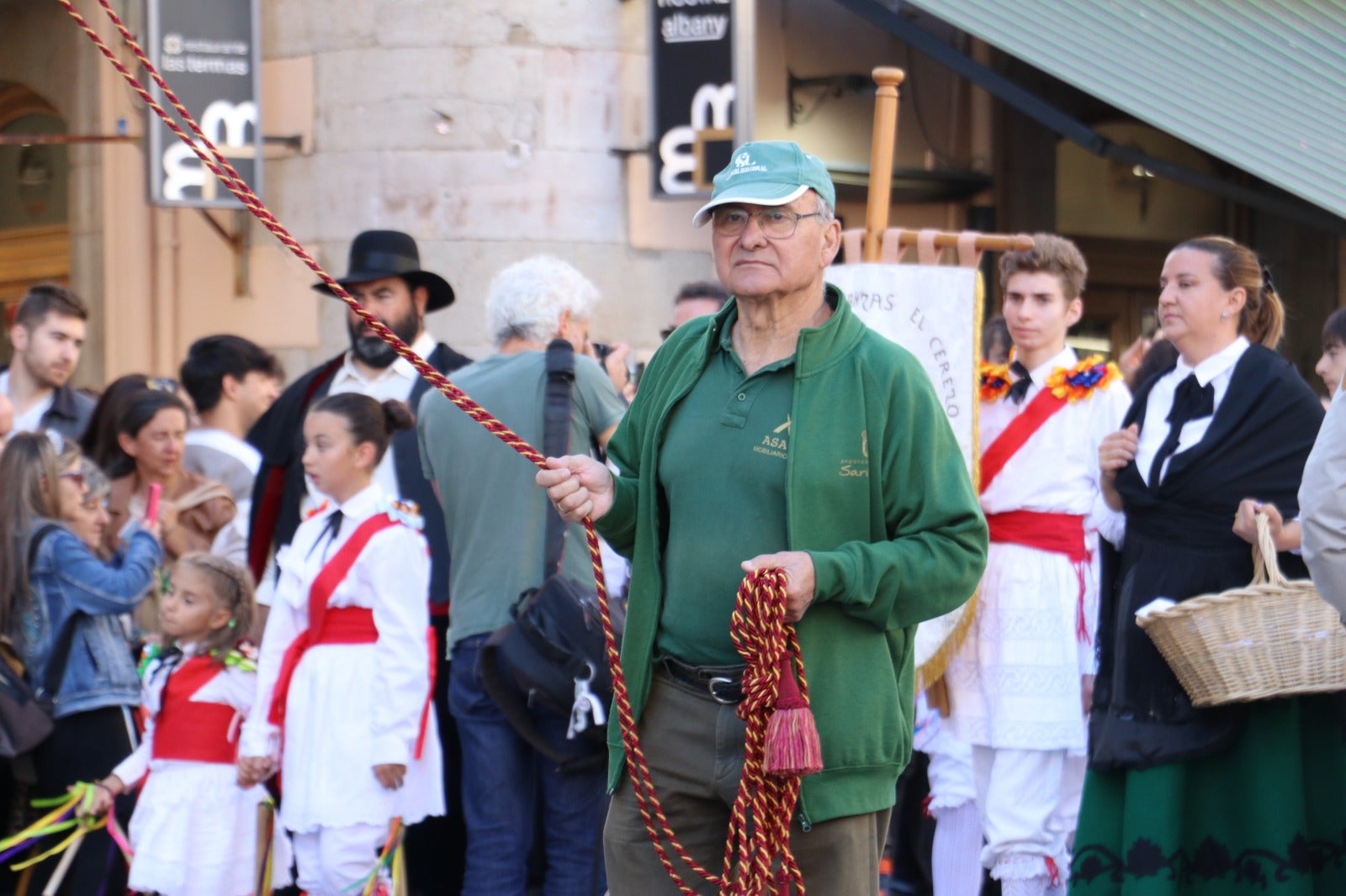 Todas las imágenes del desfile y concentración de pendones por San Froilán