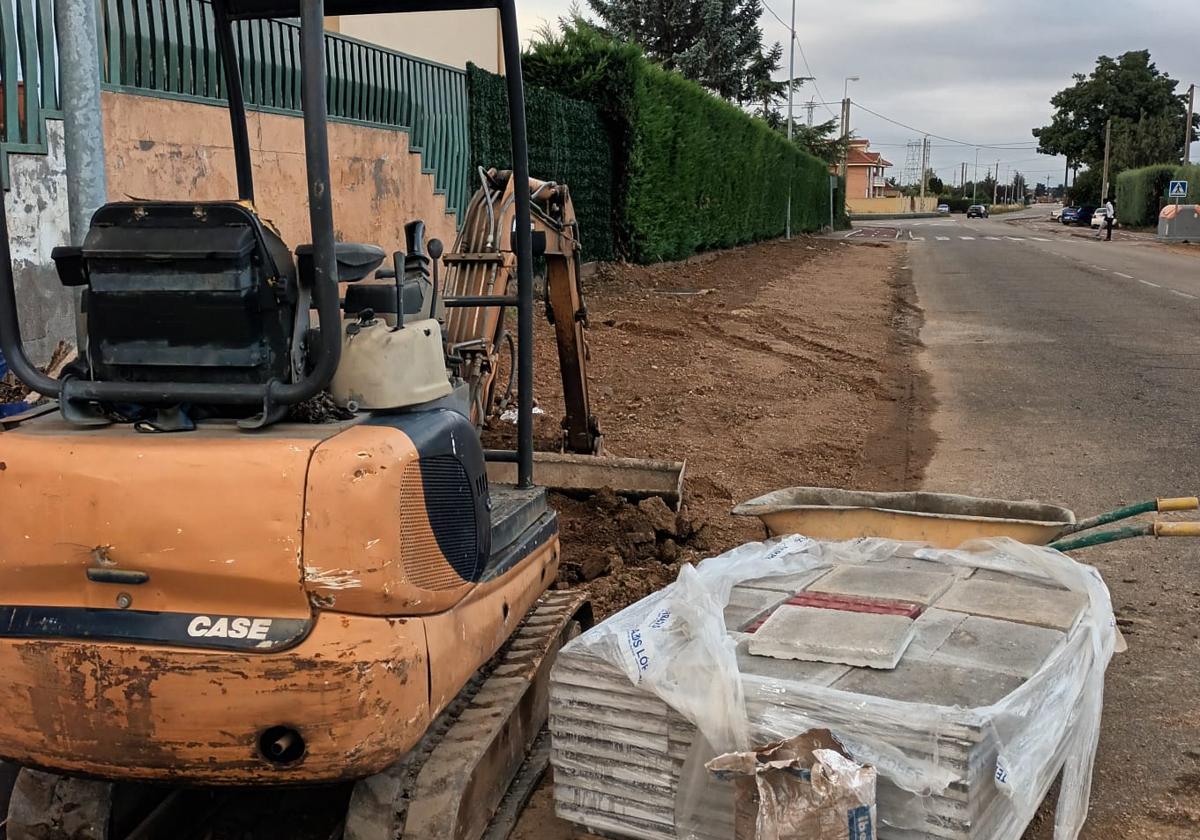 Las obras de asfaltado en Villaquilambre se completan con las urbanizaciones de varios tramos de vías