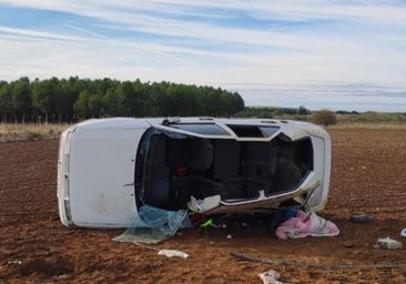 Trasladado en helicóptero un varón tras volcar su turismo en Moral del Condado