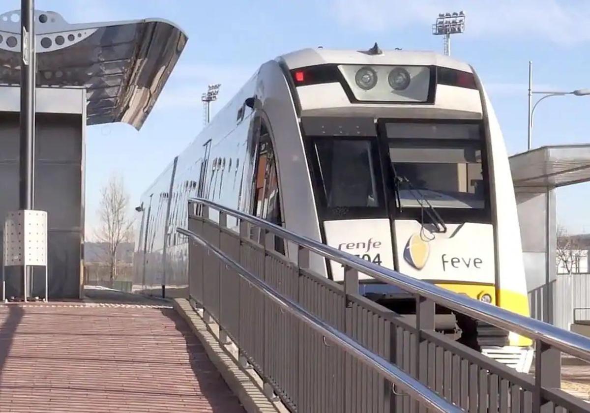 Tren de Feve en la estación de La Asunción.