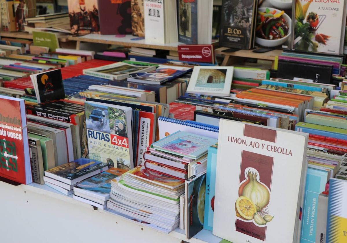 Libros en la Feria del Libro Antiguo y de Ocasión de León en anteriores ediciones.